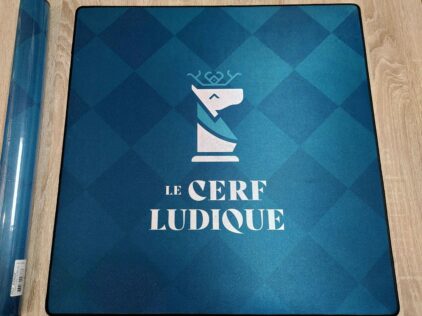 Tapis Cerf Ludique Bleu 60x60